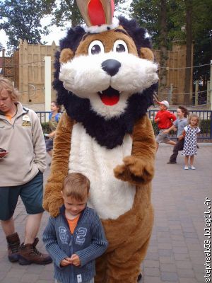 Ti Yaya avec Mr B. Le lion
